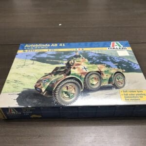 Italeri Autoblinda AB 41 scale model