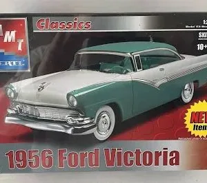 AMT 1956 Ford Victoria box